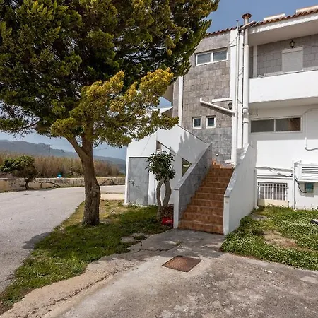 Apartment Agiazi Beachfront