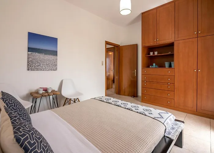 Agiazi Beachfront Апартаменты