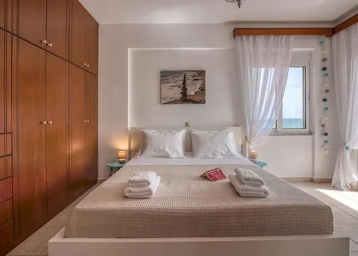 Апартаменты Agiazi Beachfront